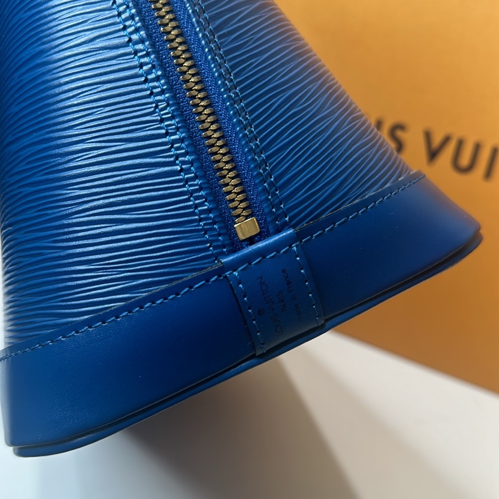Louis Vuitton Blue Epi Alma Bag - Picture 5 of 11